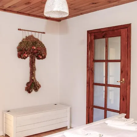 Дом отдыха Apple Tree House *